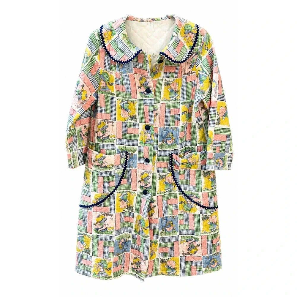VTG Handmade Quilted House Coat Cottagecore Holly Hobbie Style Patchwork Robe‎